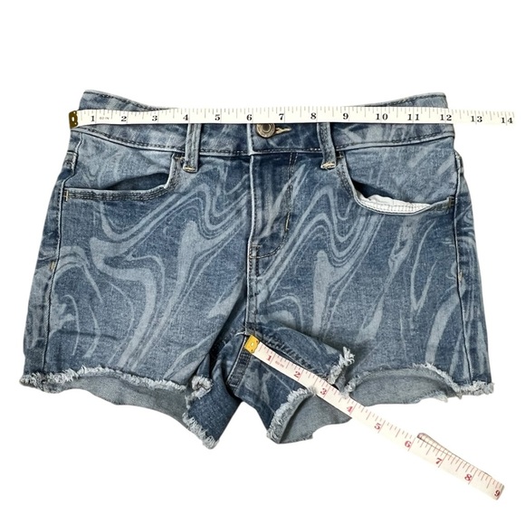 SO Blue Swirl Denim Shorts - Picture 4 of 6